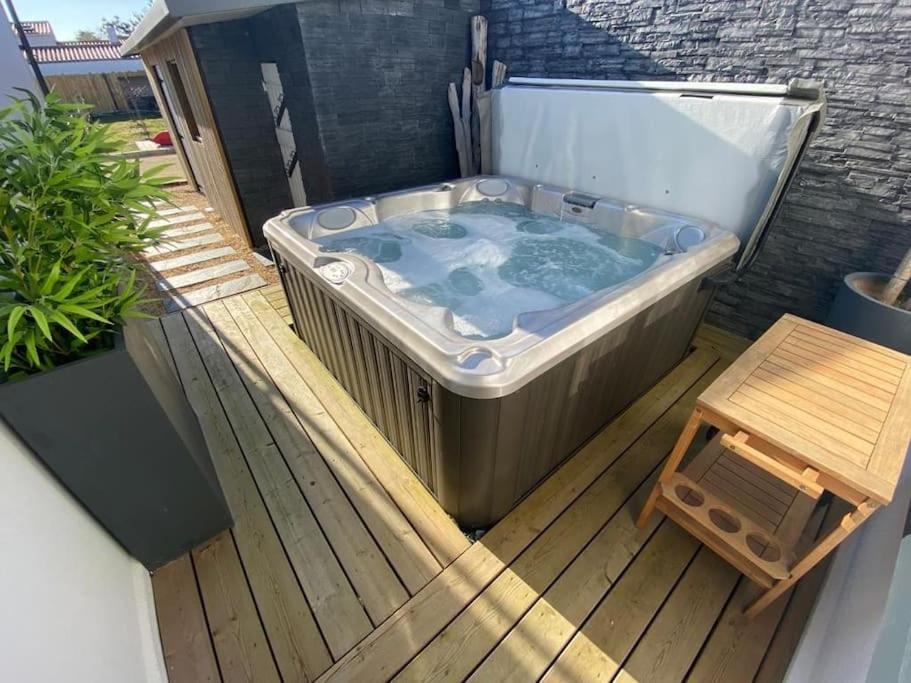 Villa Avec Jacuzzi Proche De La Mer Et Du Centre Barbatre Екстер'єр фото